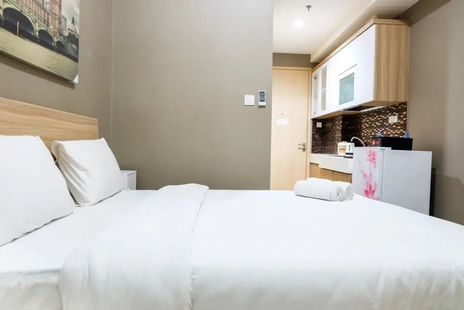 Cozy Studio Tree Park Apartment near ICE BSD