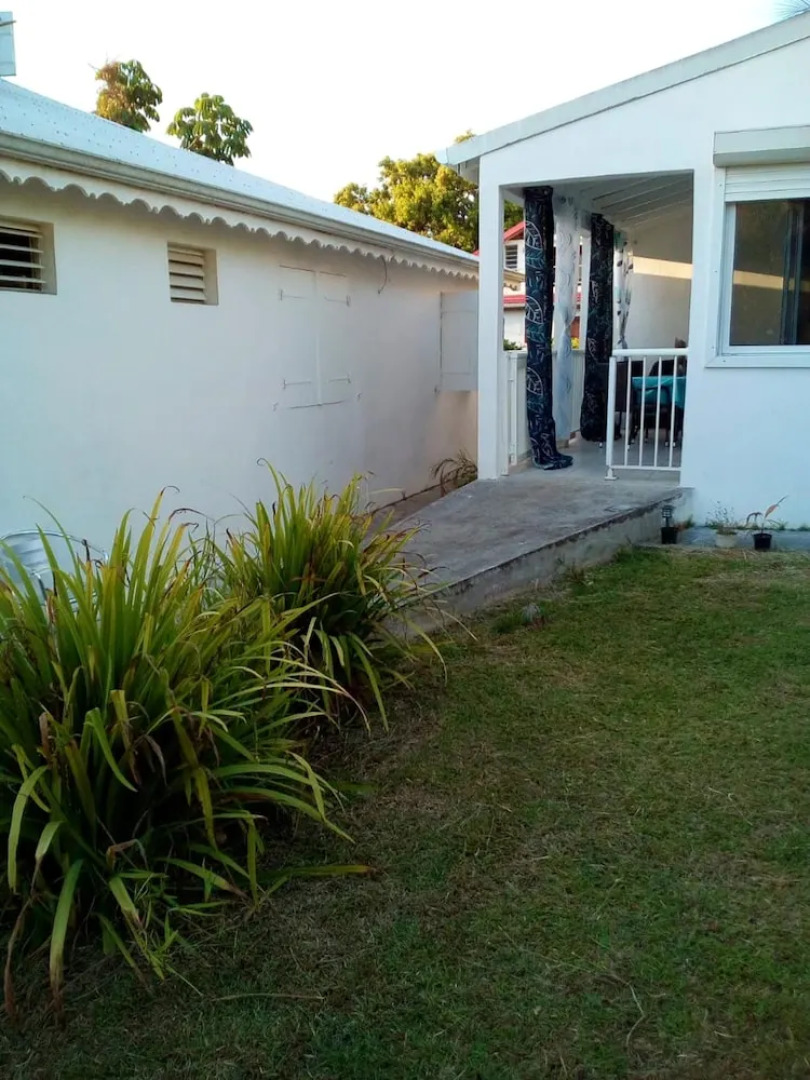 House With one Bedroom in Lamentin, With Pool Access, Enclosed Garden