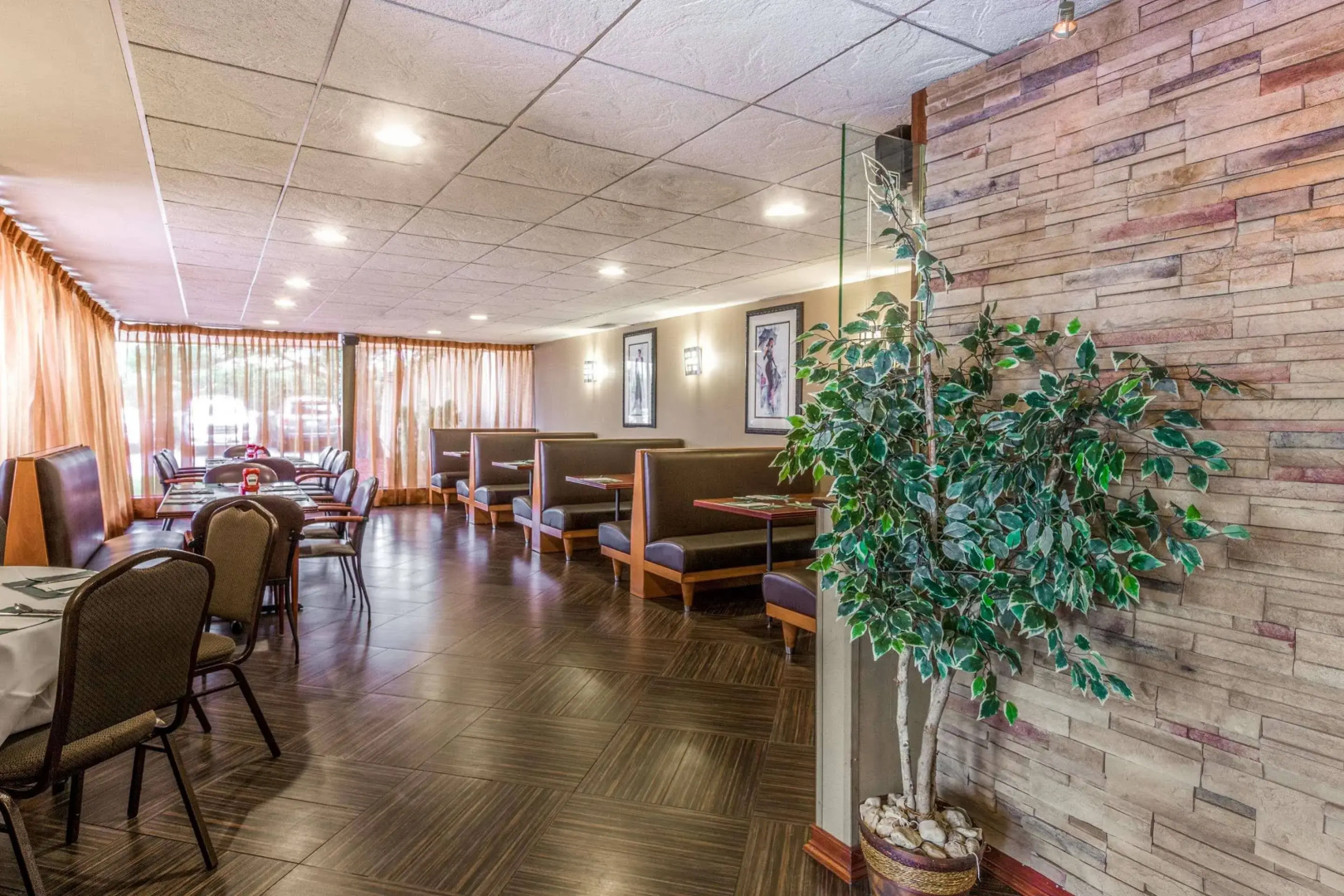 Wyndham Garden Hotel Newark Airport