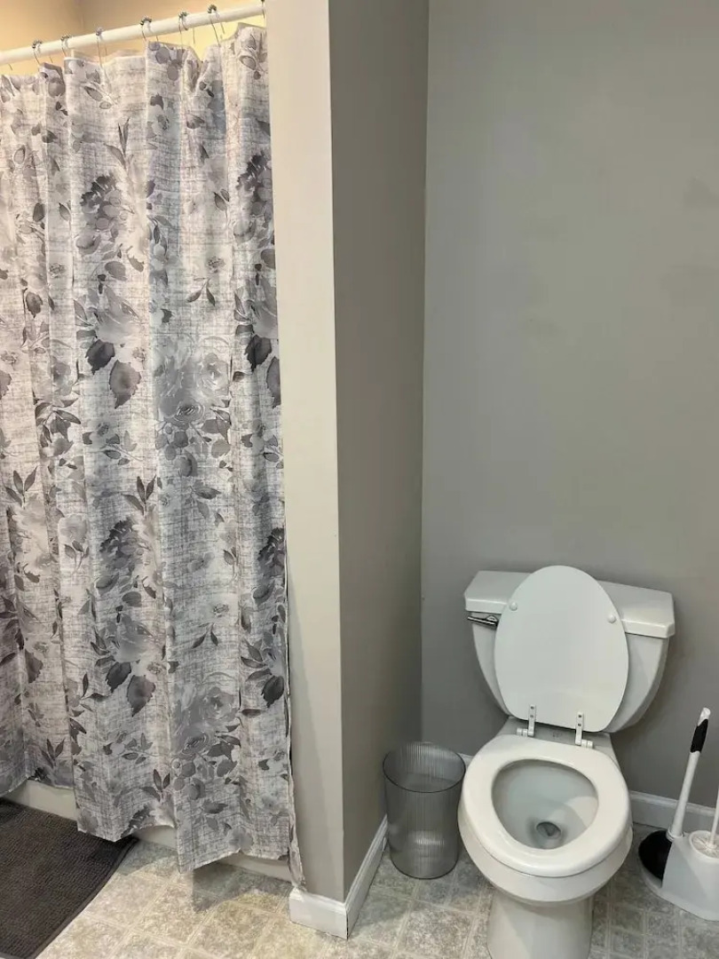 Fantastic Get Away Condo In Strongsville!