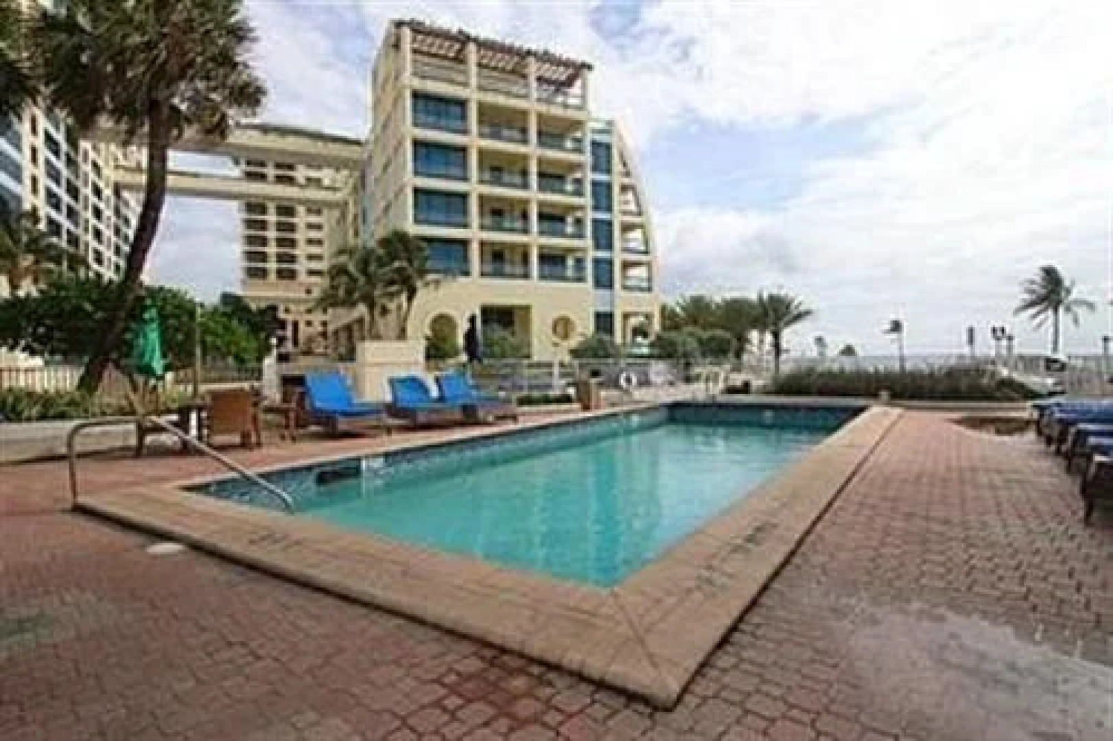 Tropic Cay Beach Hotel