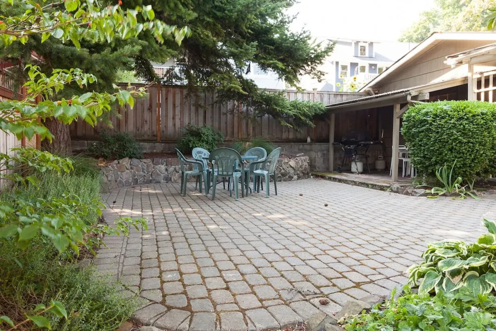 Sweet Columbia 3 Bedroom Home by Redawning