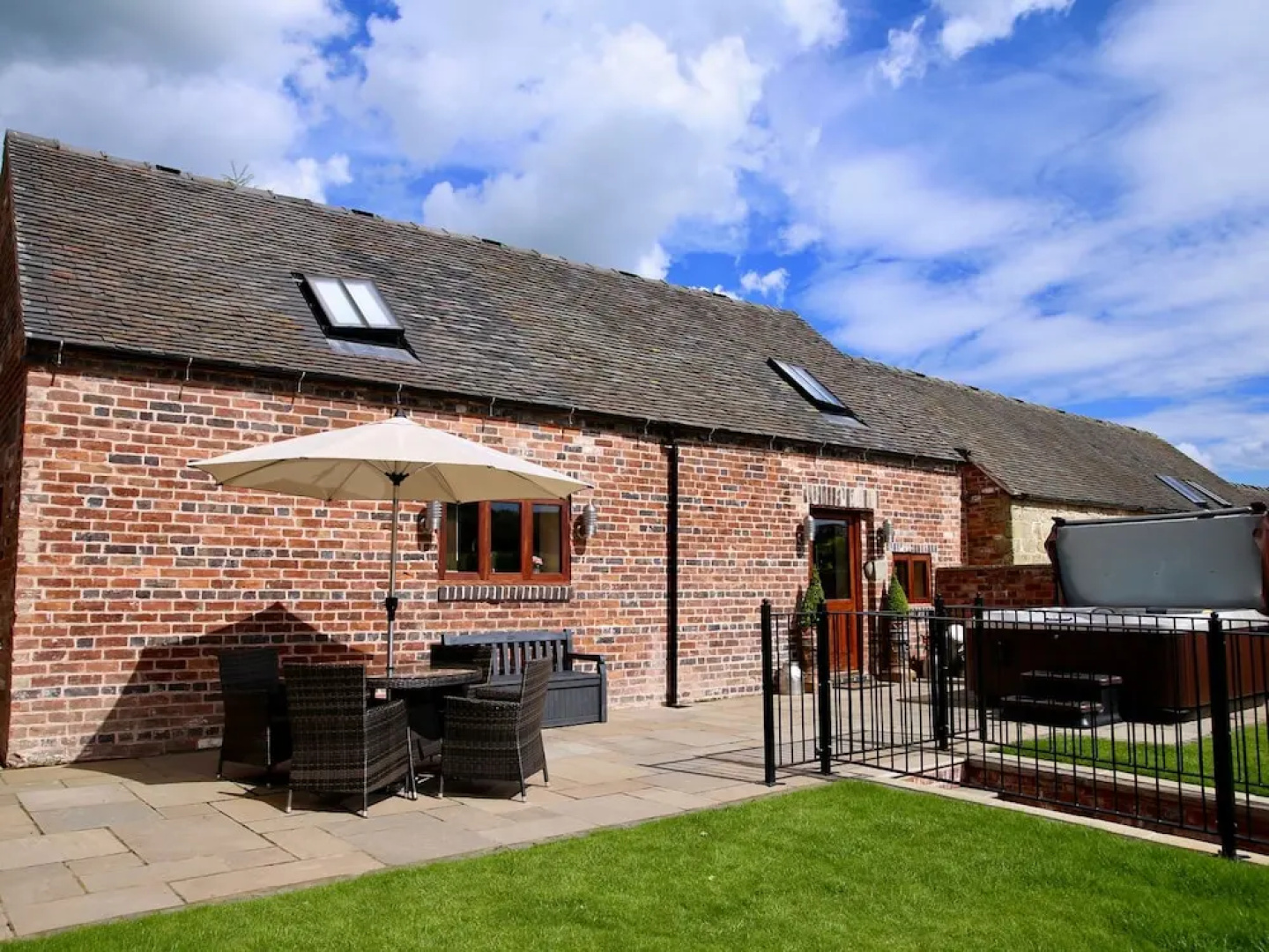 Manor Barn