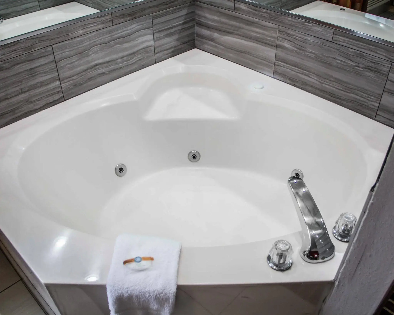 Quality Suites Tulsa I-44