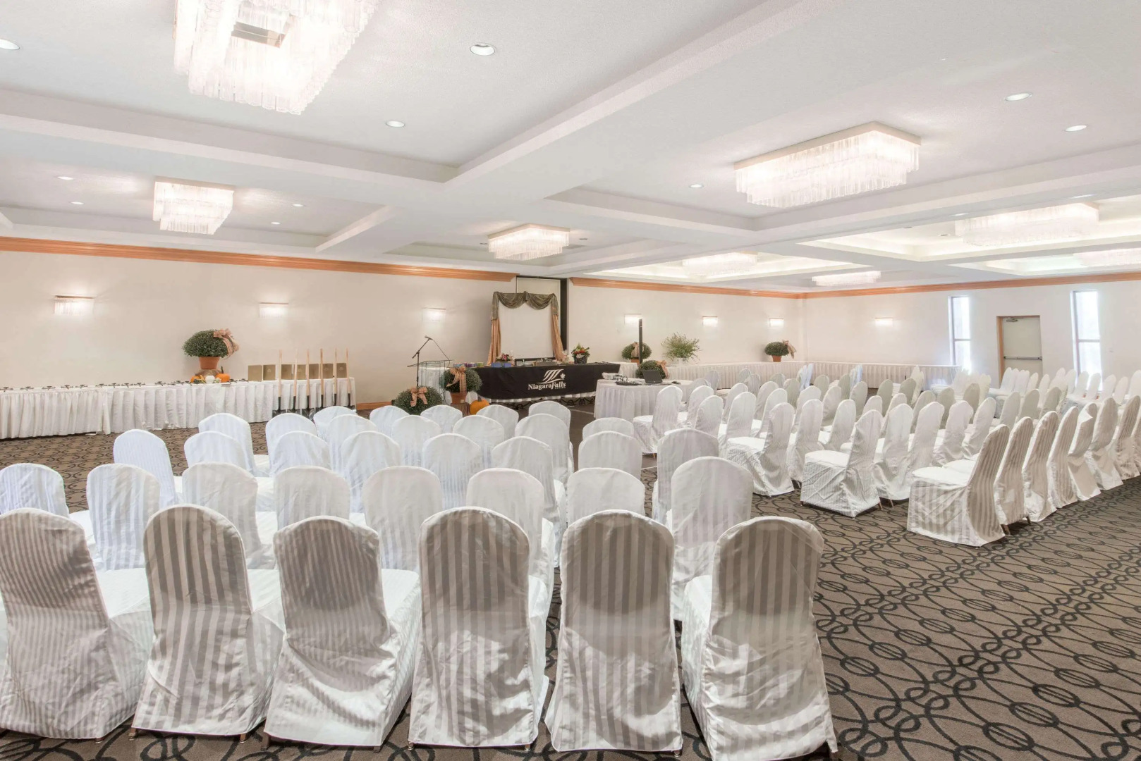 Ramada Plaza by Wyndham Niagara Falls