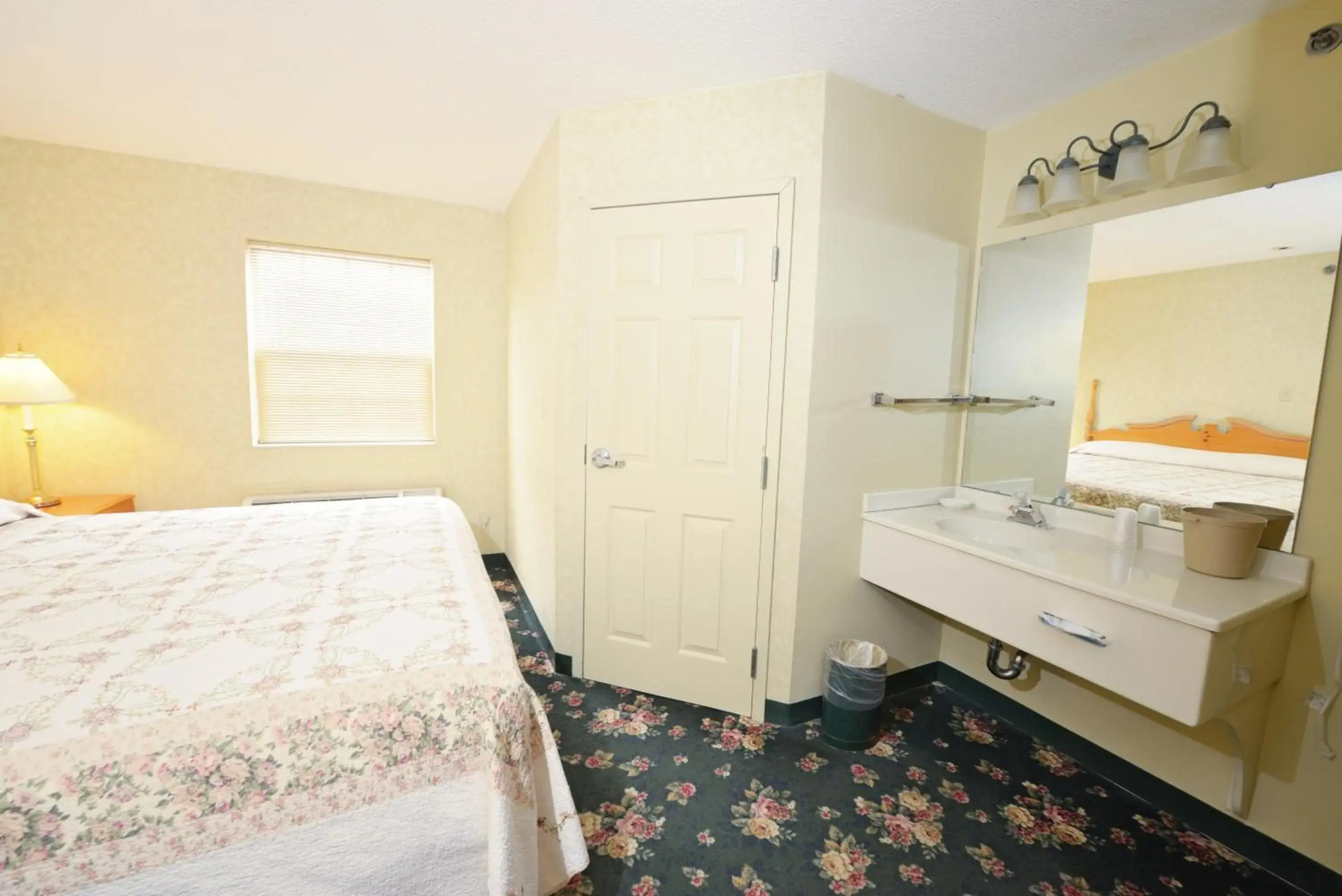 Our Guest Inn and Suites - Downtown