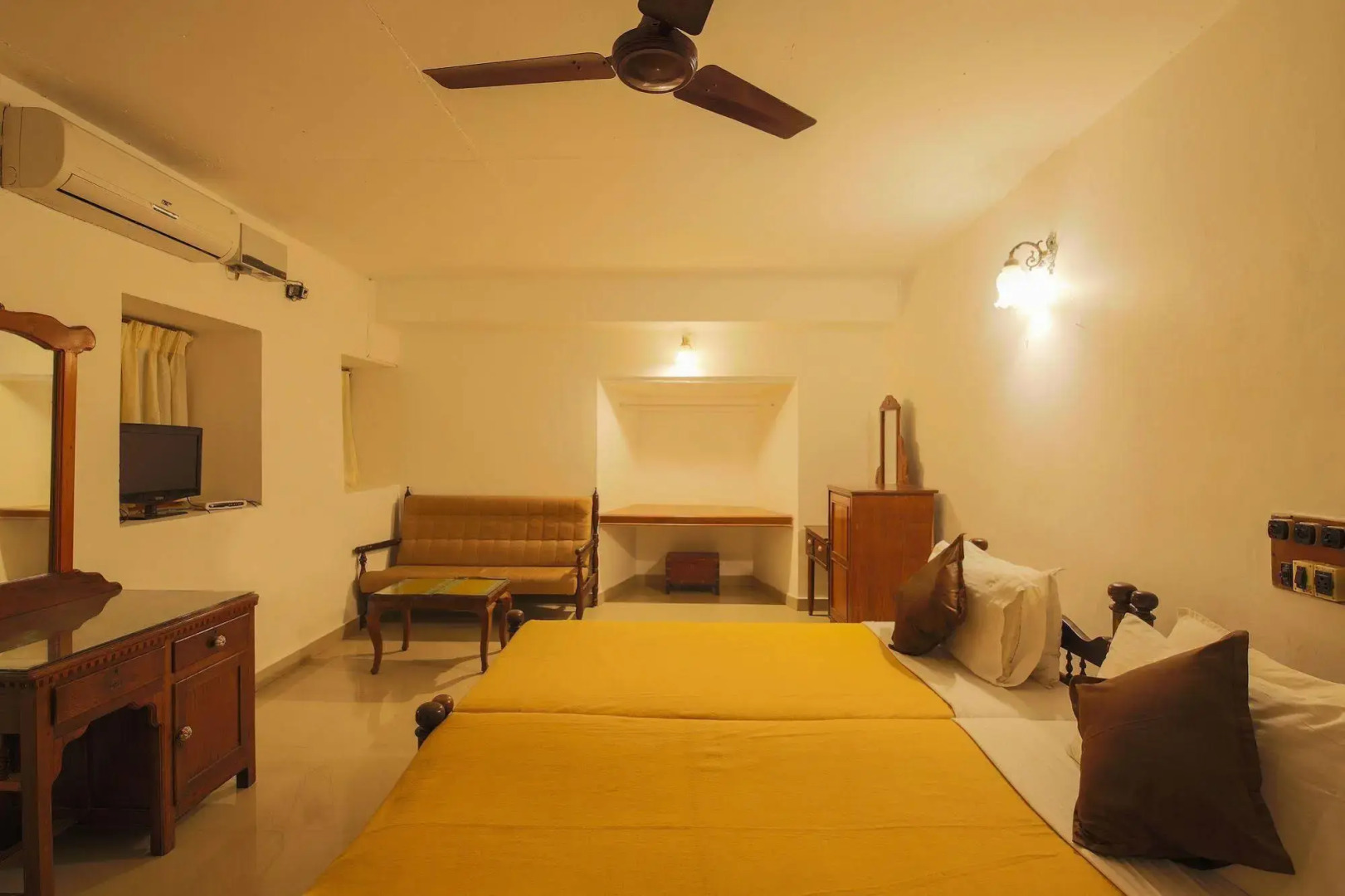 Rossitta Wood Castle