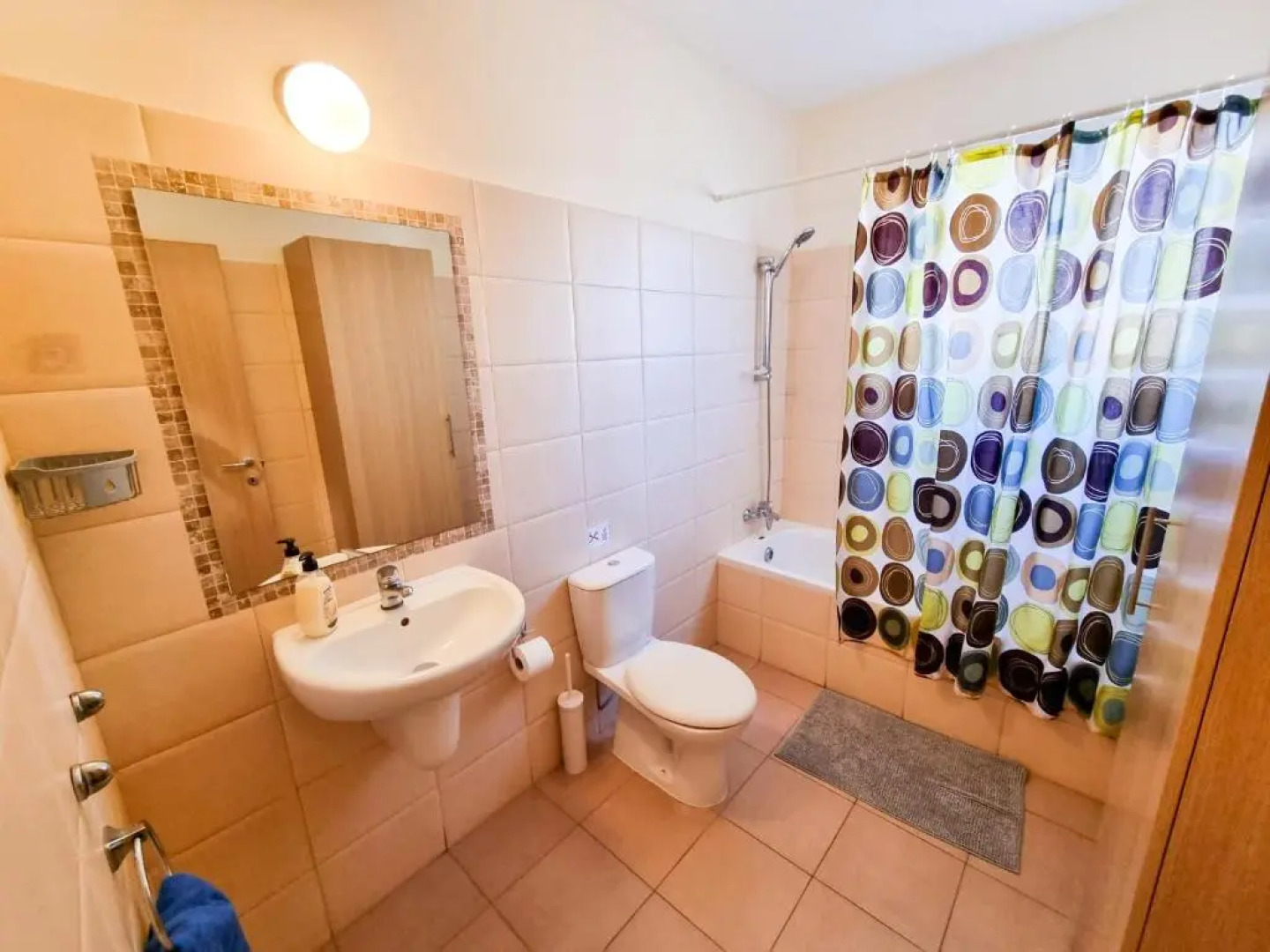 Yaar Apartment with pool and tennis court