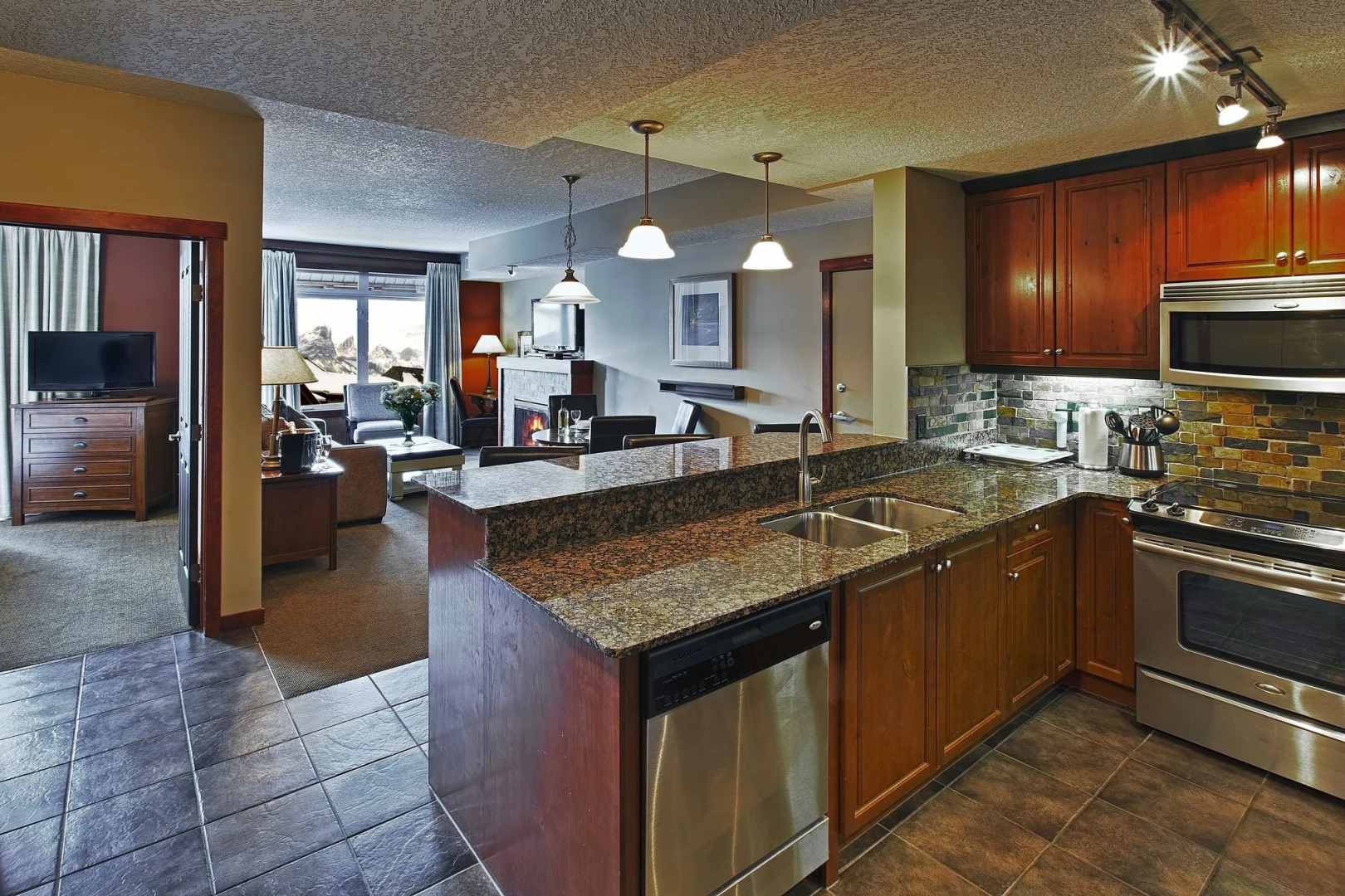 Blackstone Mountain Lodge by CLIQUE