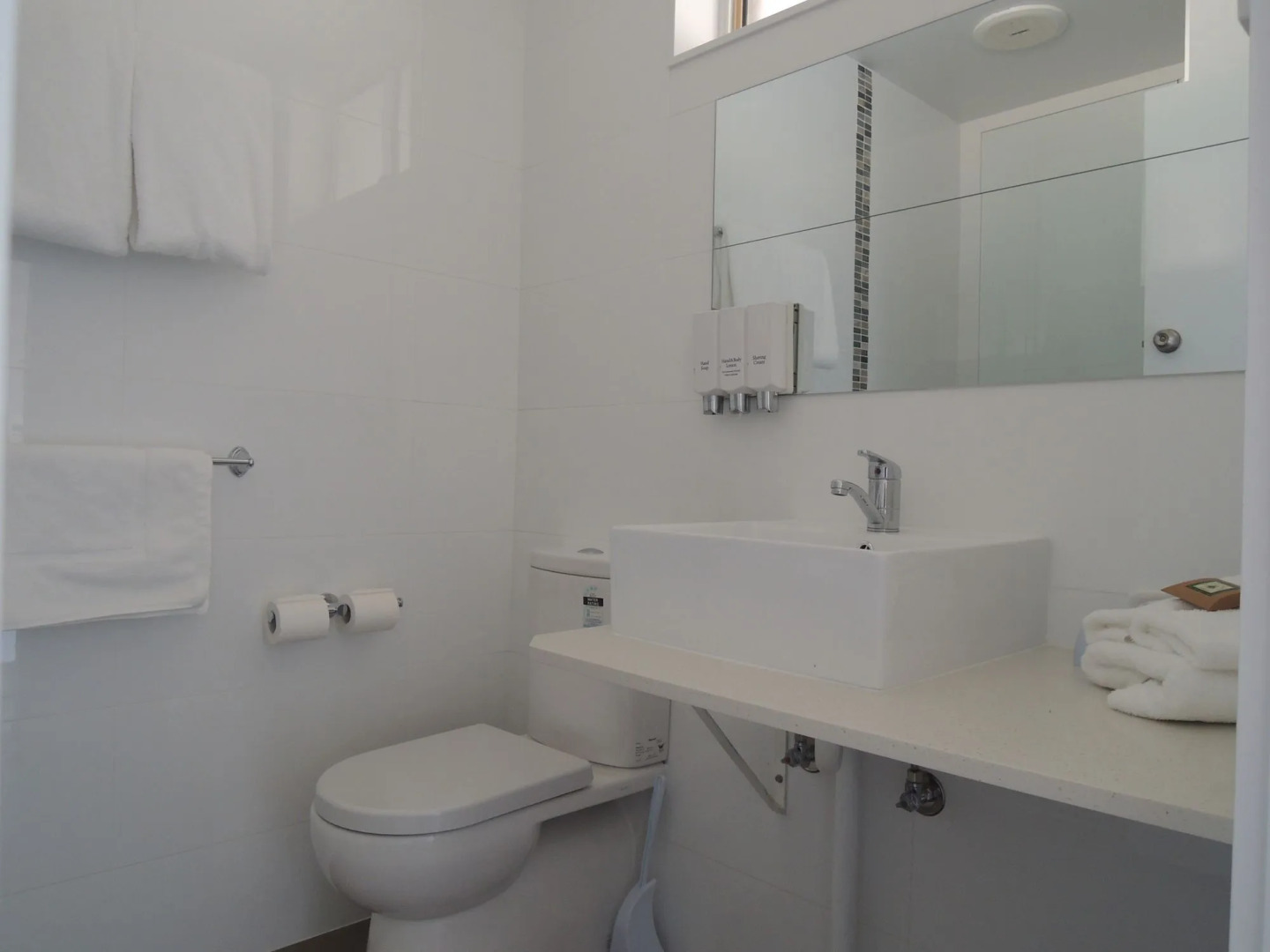 New England Motor Lodge