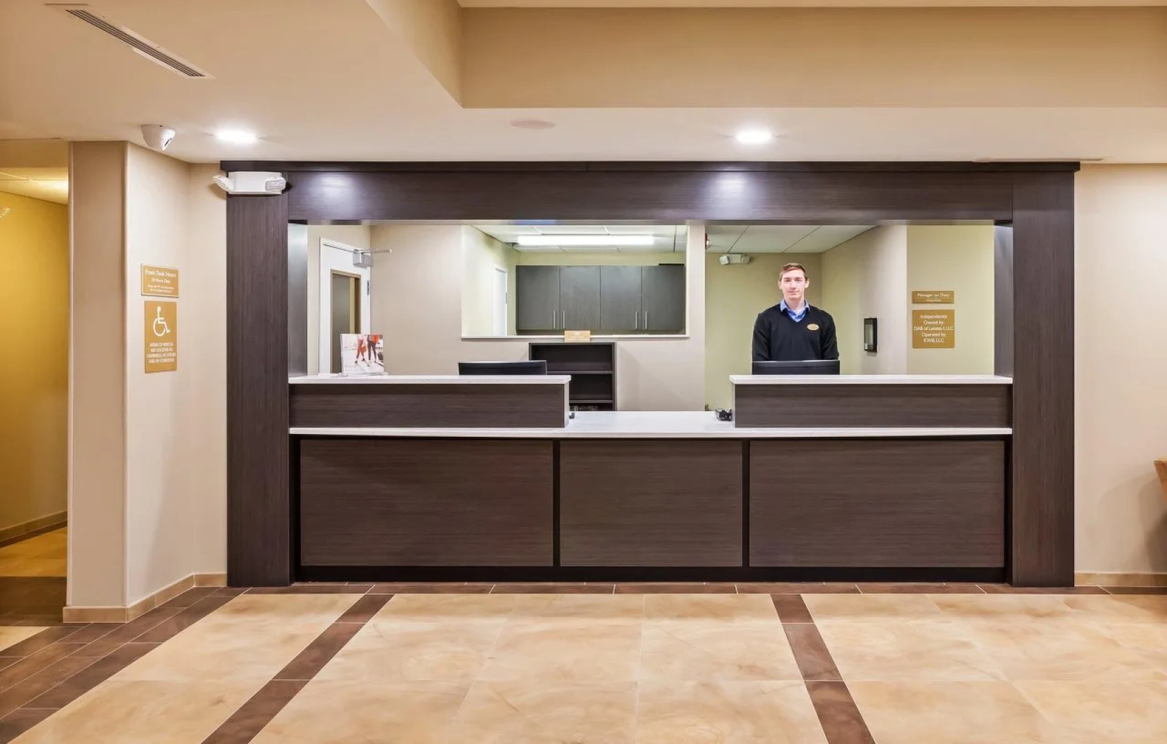 Candlewood Suites Lenexa - Overland Park Area