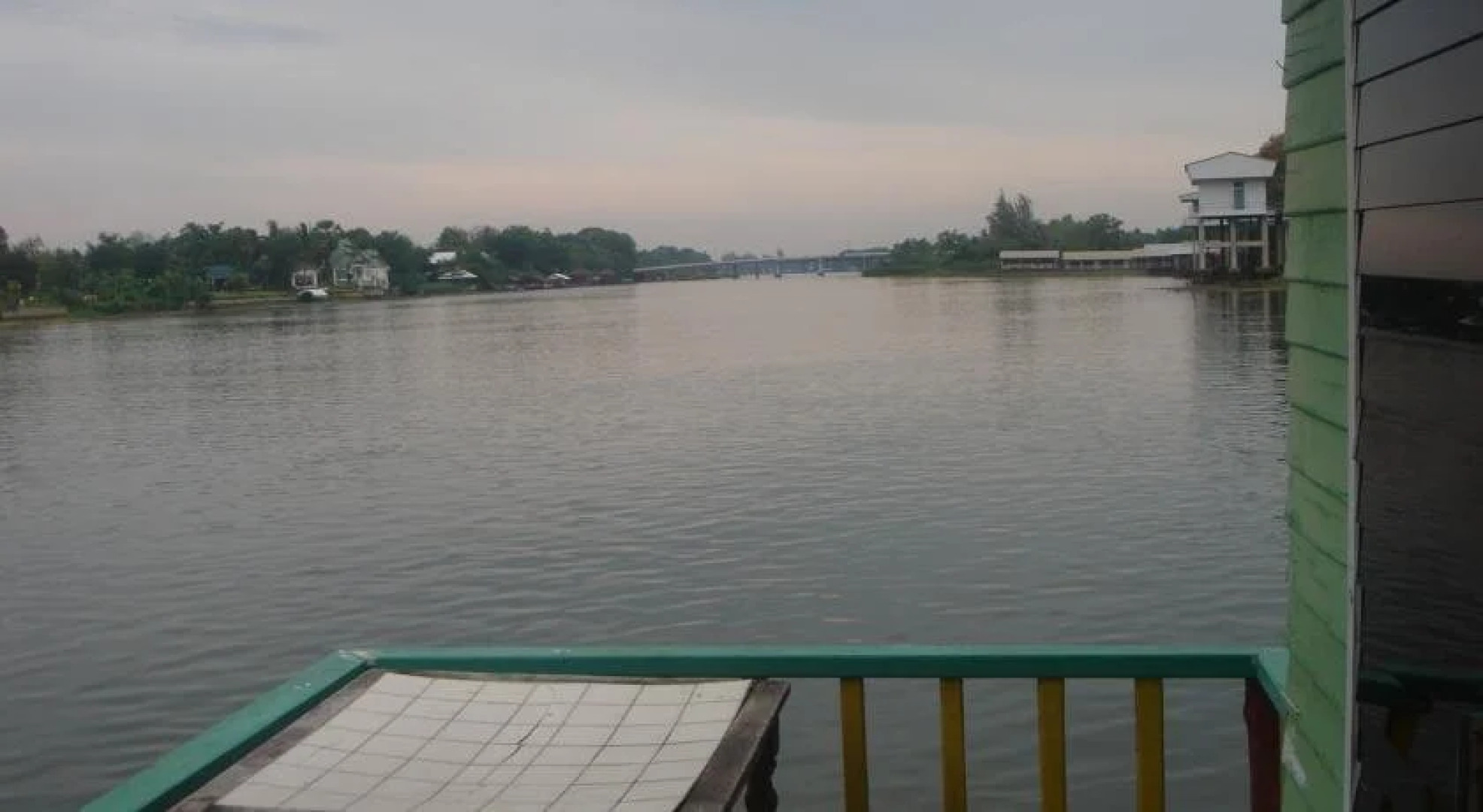 Sams River Rafthouse