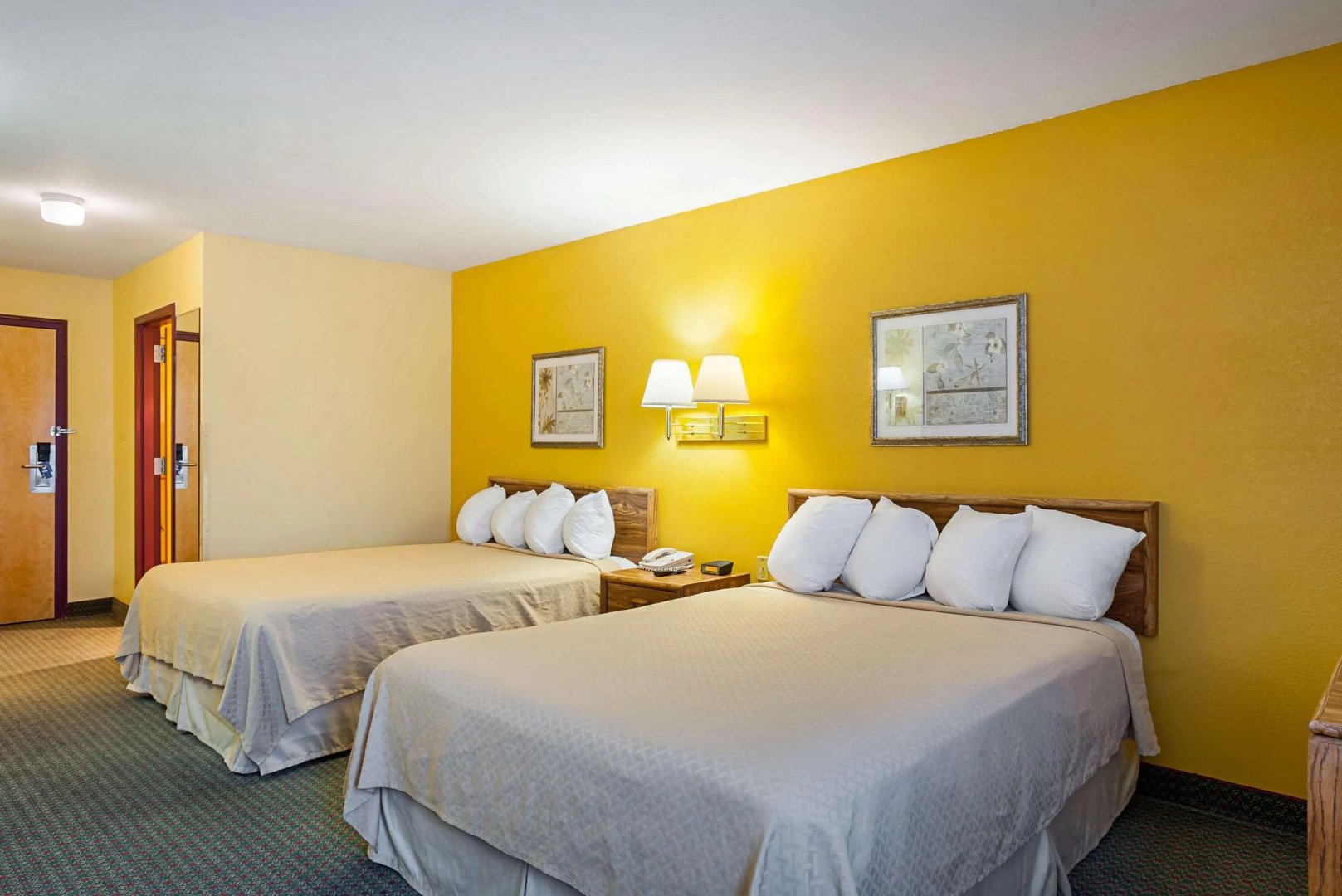 Rodeway Inn & Suites