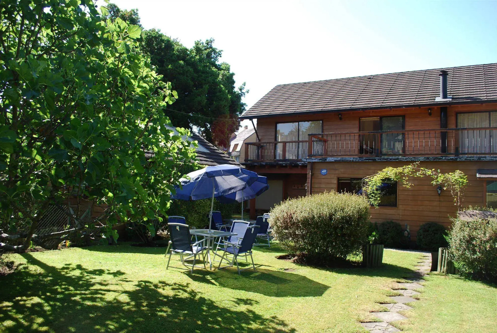 Frontera Pucón Hostel B&B