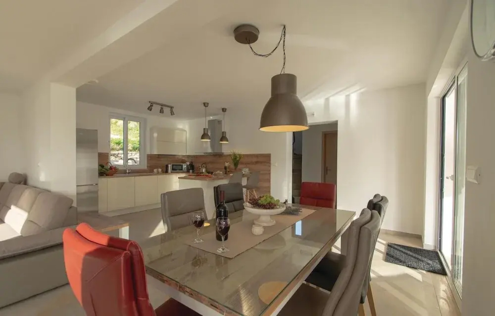 Beautiful Home in Dingac With Wifi and 3 Bedrooms