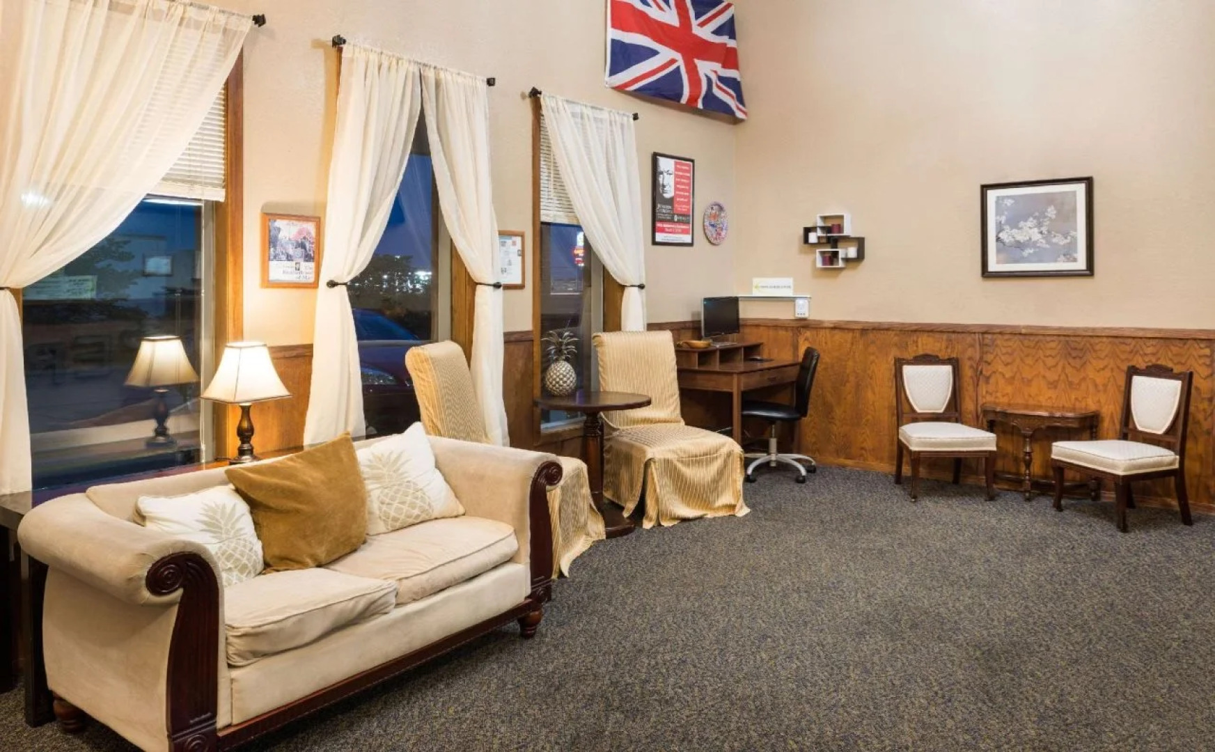 Super 8 by Wyndham Kingdom City