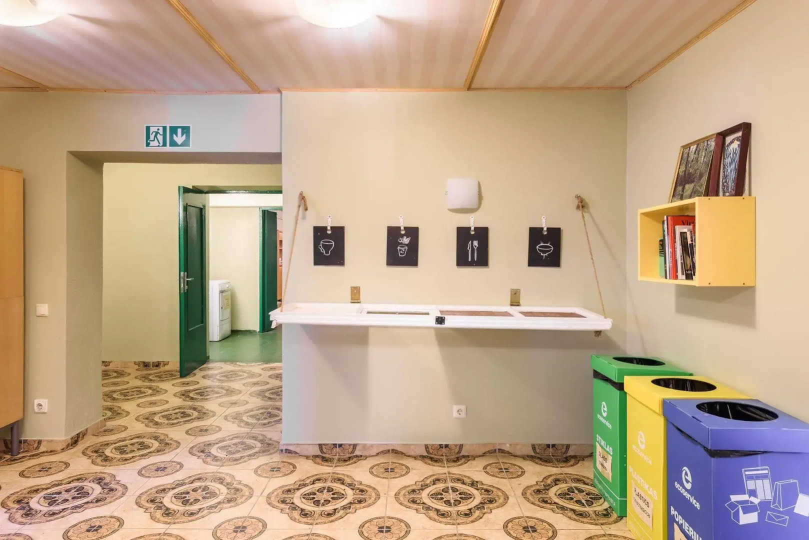 Downtown Forest Hostel & Camping