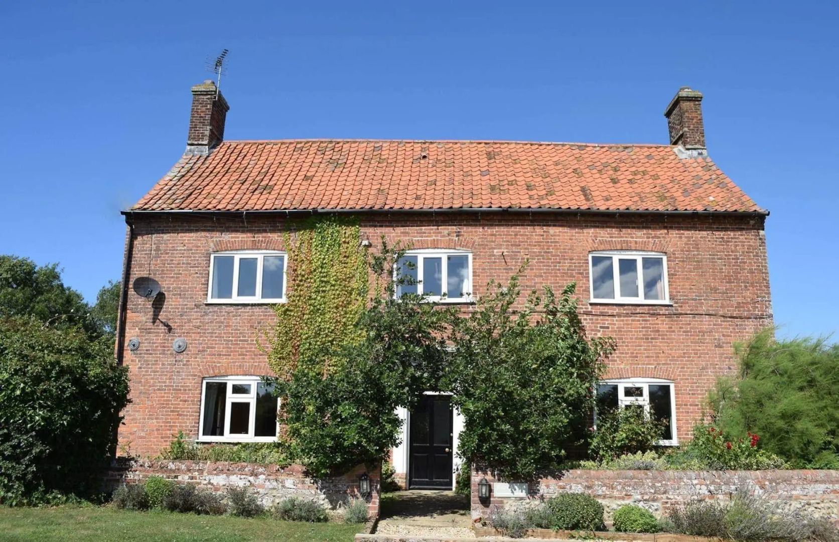 At the Farmhouse Hunters Hall