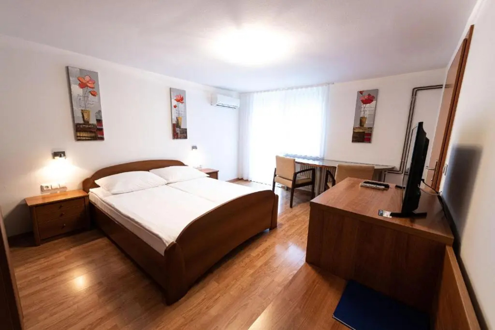 Apartmaji in sobe RaMar