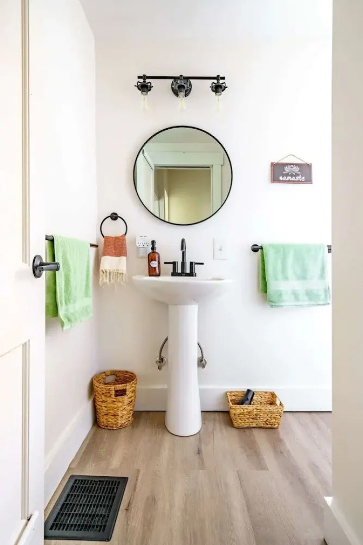 Prime Location Top Rated Clean Parking Free