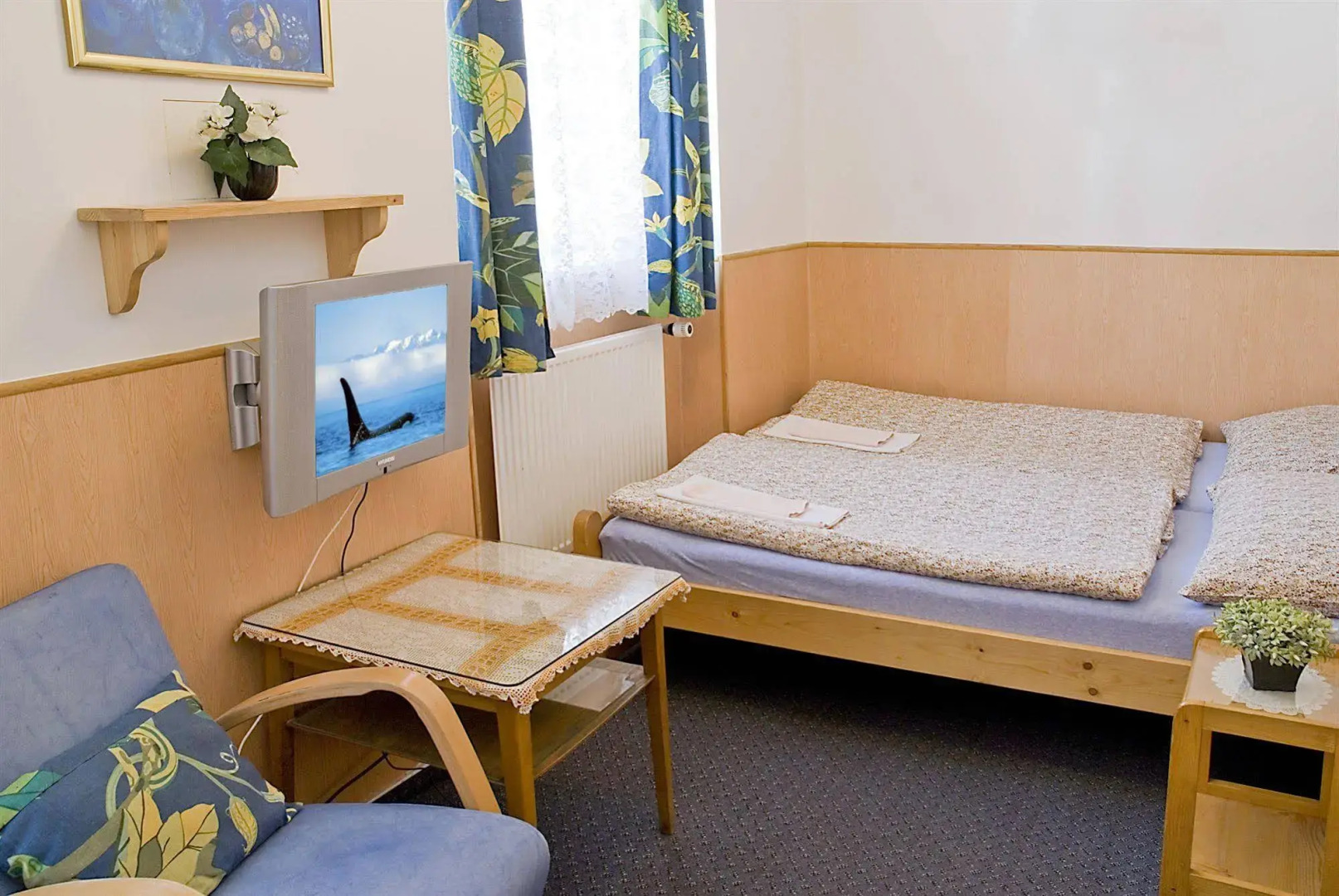 Alice Apartment House