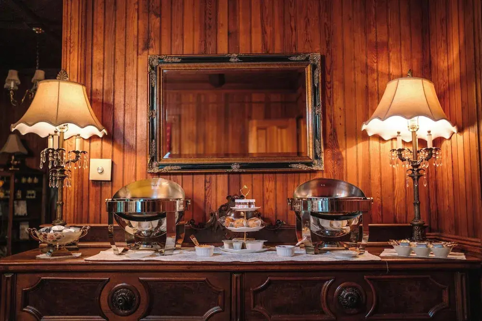 Honey Hill Inn & Cabins at Engadine