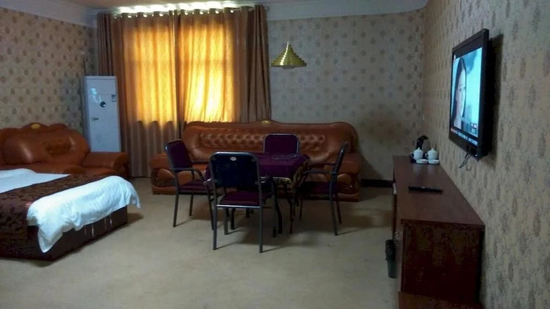 Yanshi 7 Star Express Hotel