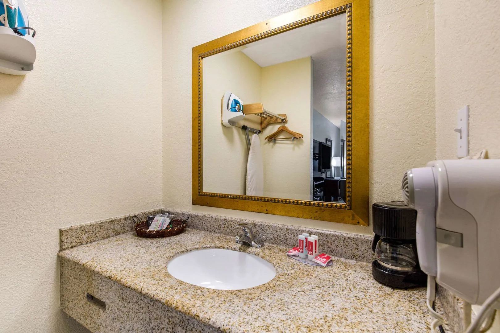 Americas Best Value Inn-Conroe Shenandoah Woodlands
