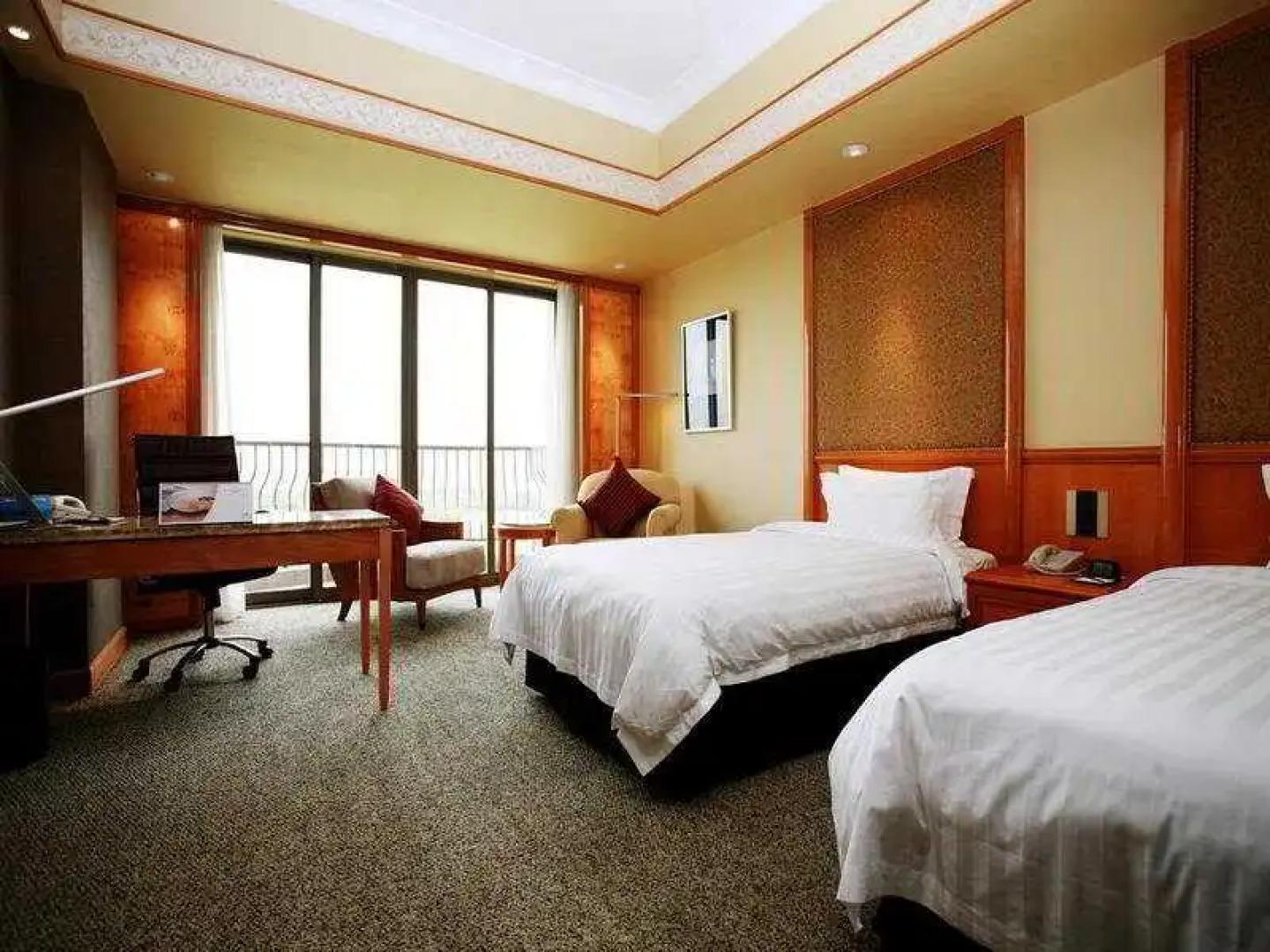 Crowne Plaza Lake Malaren