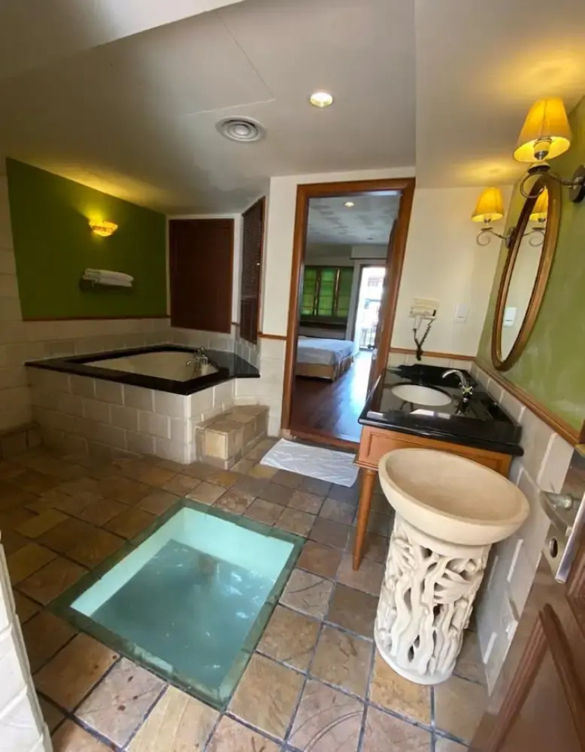 CMK & Private Water Chalet