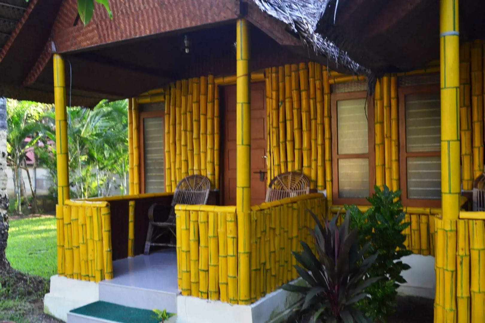 Savithri Inn Bamboo Cottages & Resorts