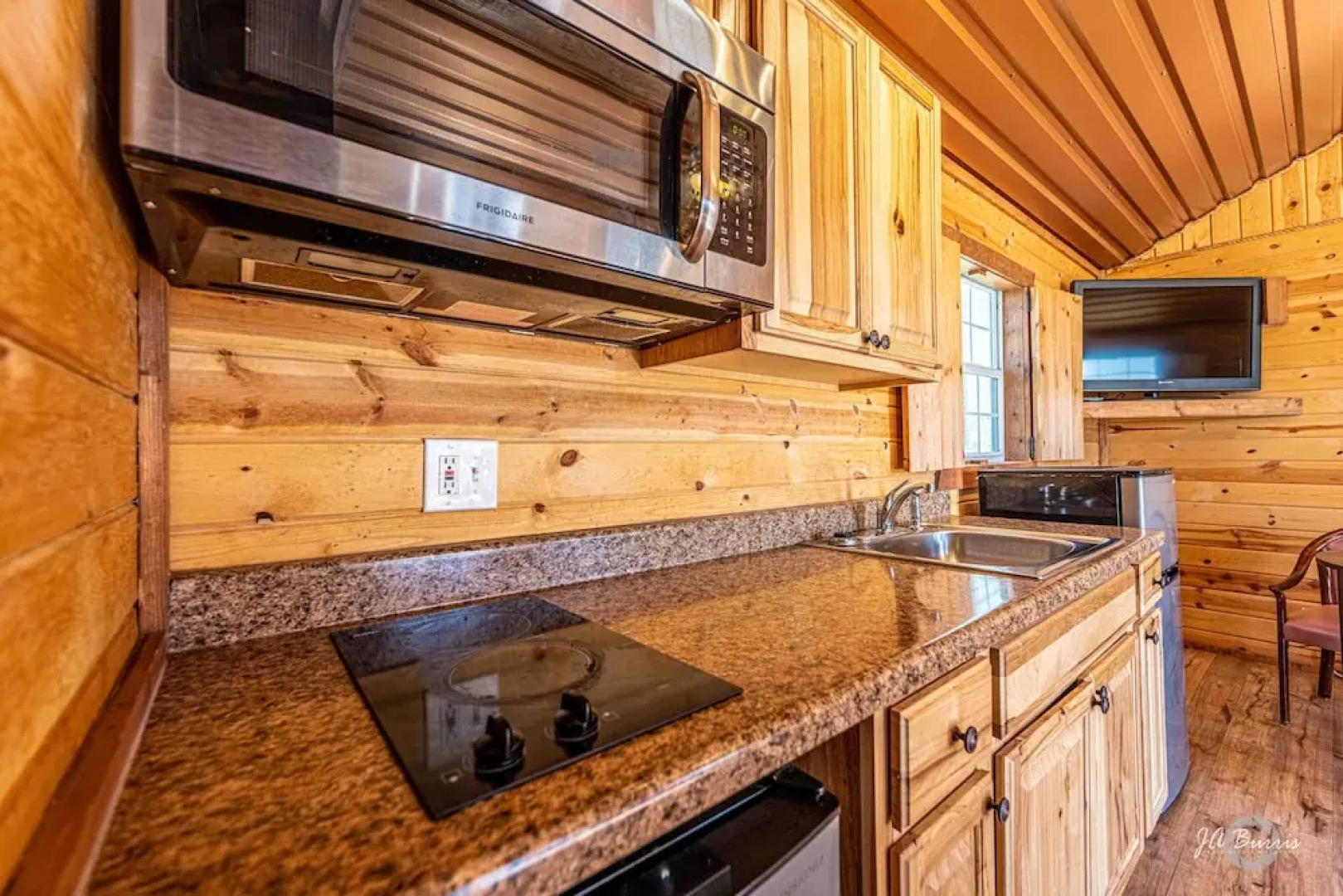 Elite Cabins and RV Park