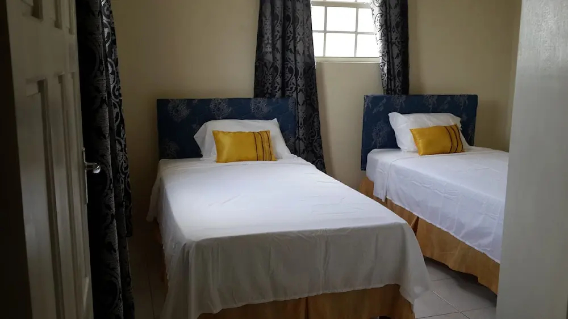 Sugar Apple Apartments
