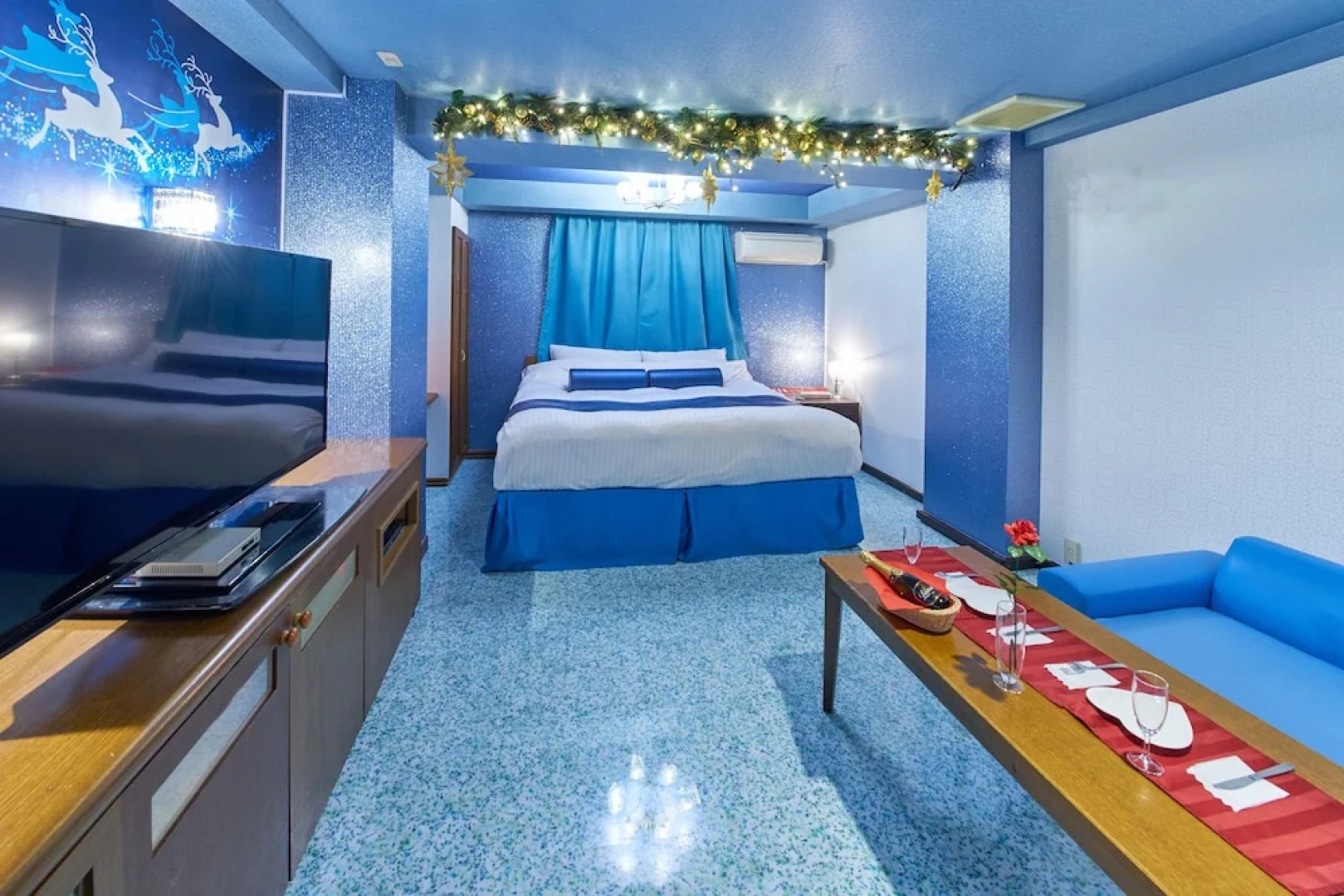 Hotel Blan Chapel Christmas Narita (Love Hotel)