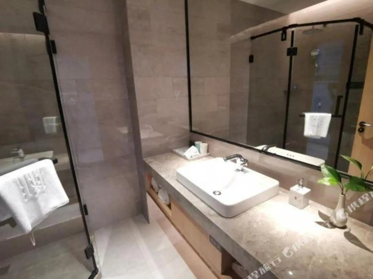 Guanlan Hotel (Fuzhou Mawei Chuanzheng Culture Scenic Area)