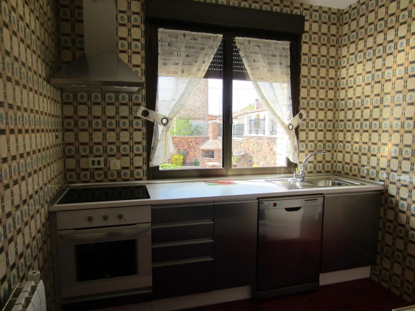 House With 4 Bedrooms in Pradoluengo, With Wonderful Mountain View and Enclosed Garden