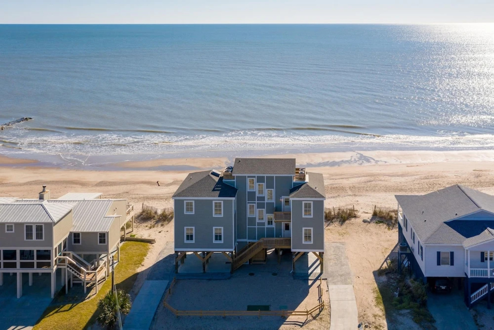 Endless Summer 5 Bedroom Home by Redawning