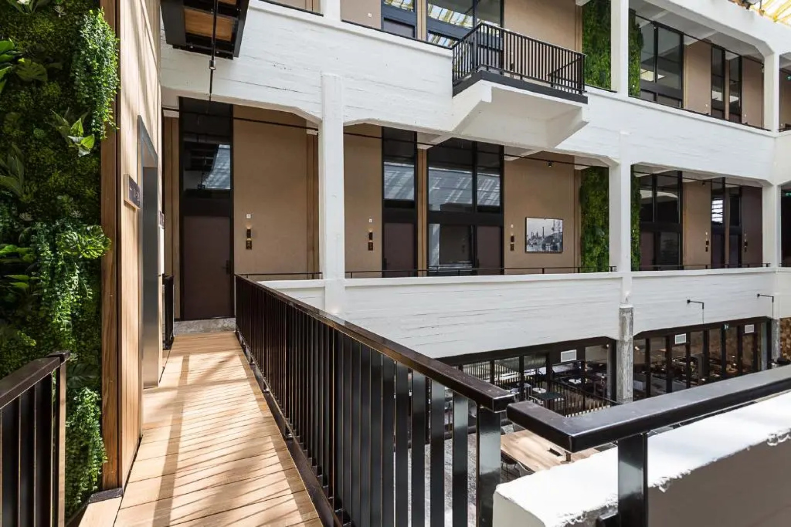 Hotel de Timmerfabriek I Kloeg Collection