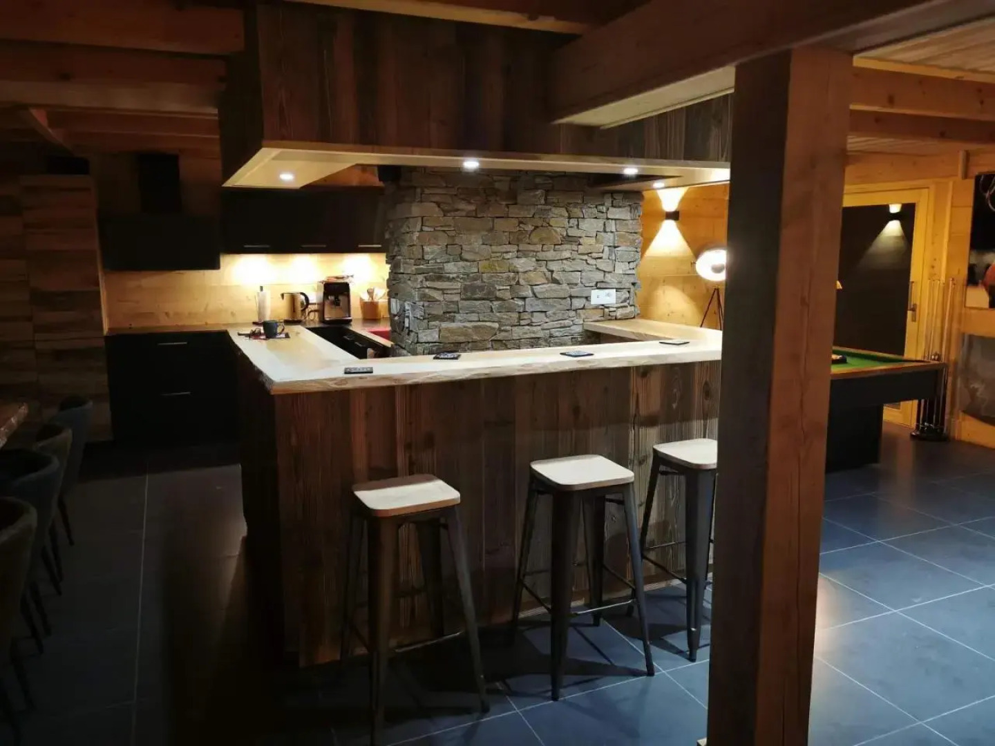 Nouveau Chalet M.META 12 pers sauna,jacuzzi,billard