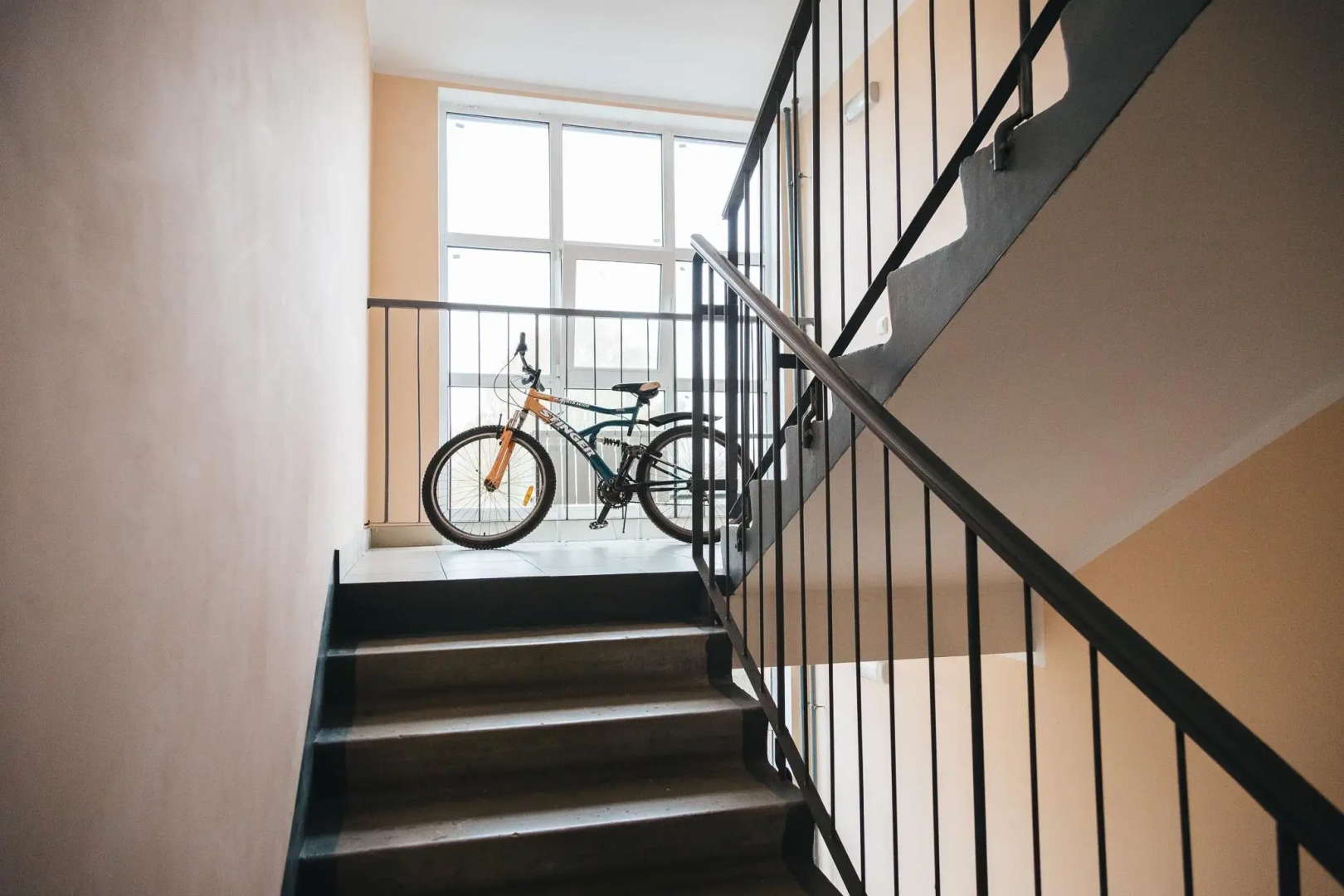 Две Подушки на ул. Левичева, д. 19