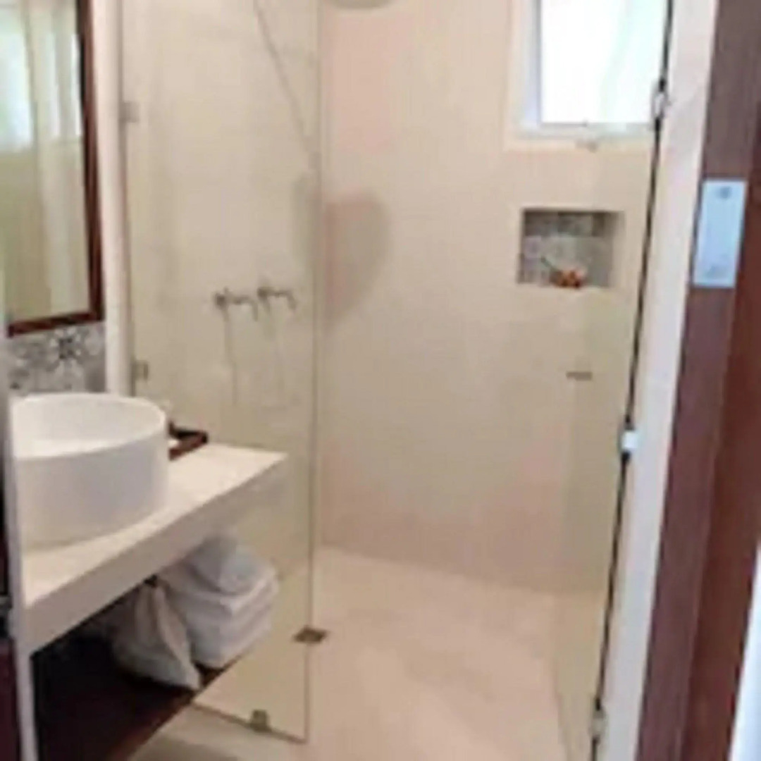 Noah Beach Hotel & Suites