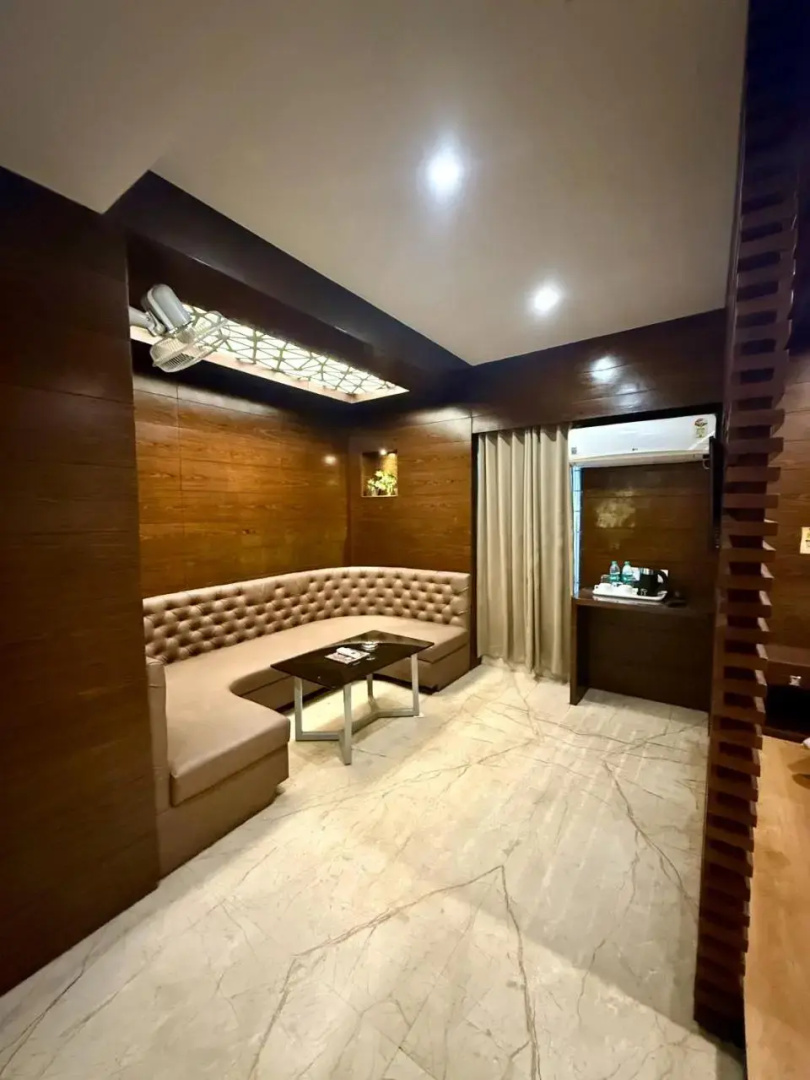 OYO 27992 Hotel Ganpati