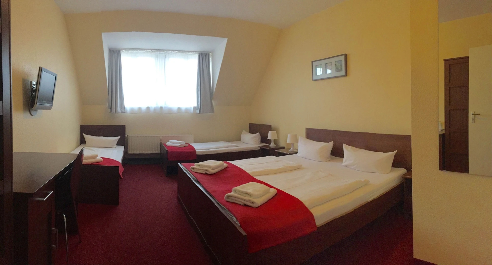 Mikon Eastgate Hotel