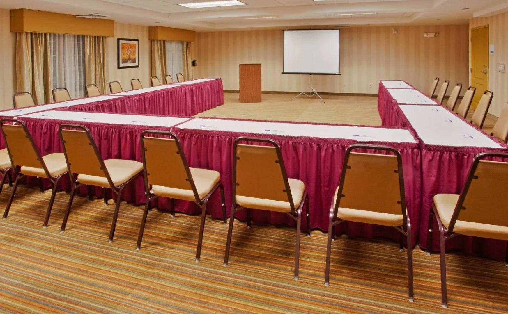 Holiday Inn Express & Suites Willows by IHG