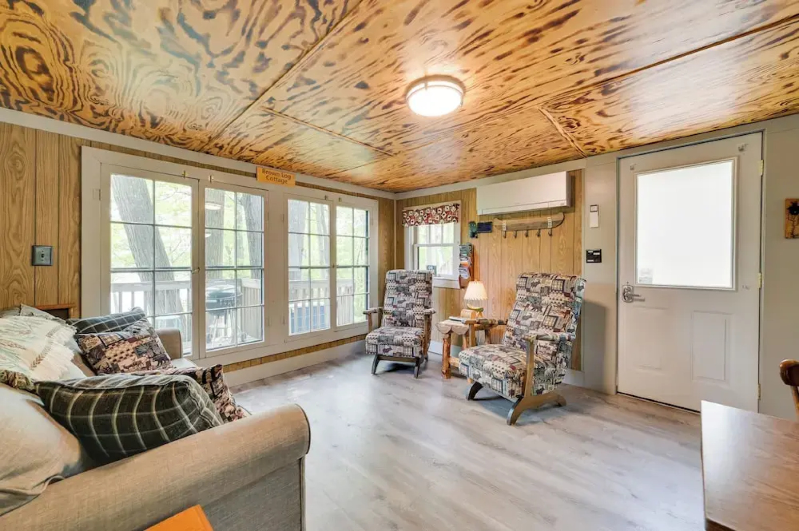 Waterfront Paradise Lake Cottage w/ Private Dock!