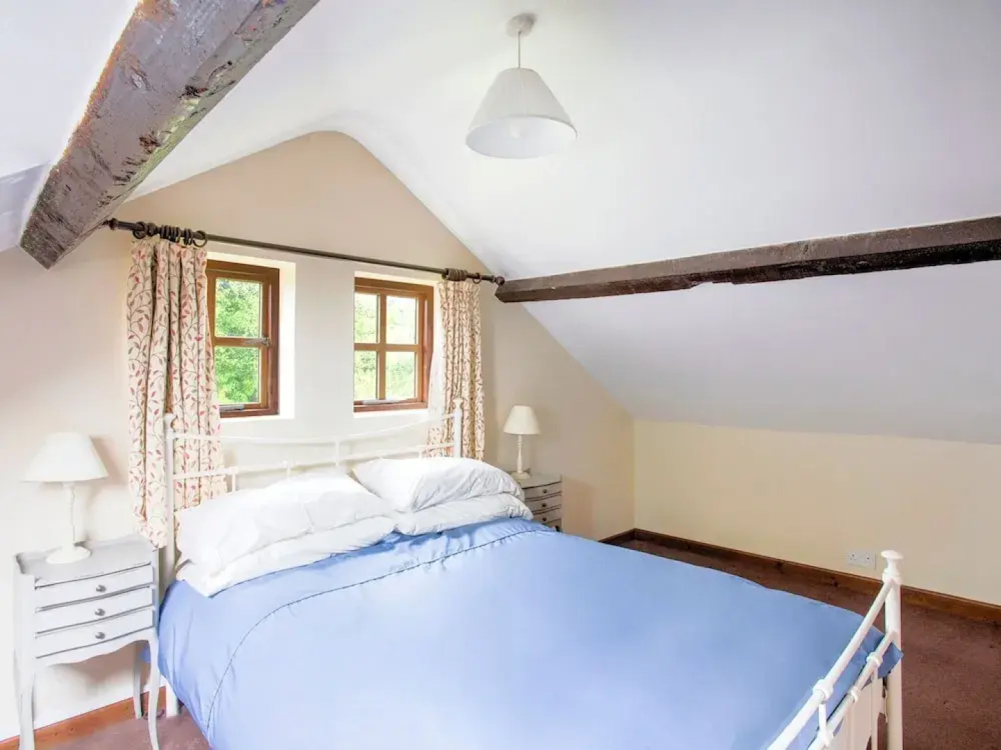 Vintage Holiday Home in Welshpool With Garden