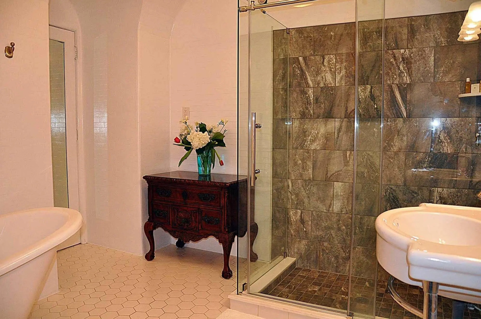 Peter Shields Inn & Restaurant