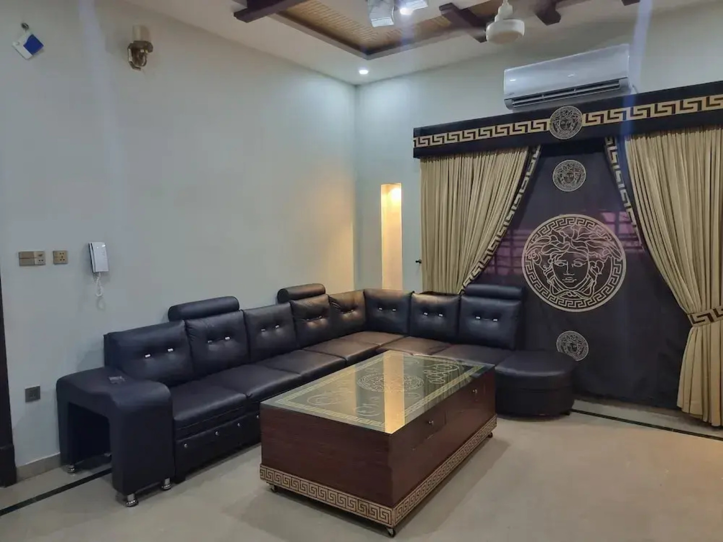 Impeccable 4-bed Villa in Gujrat