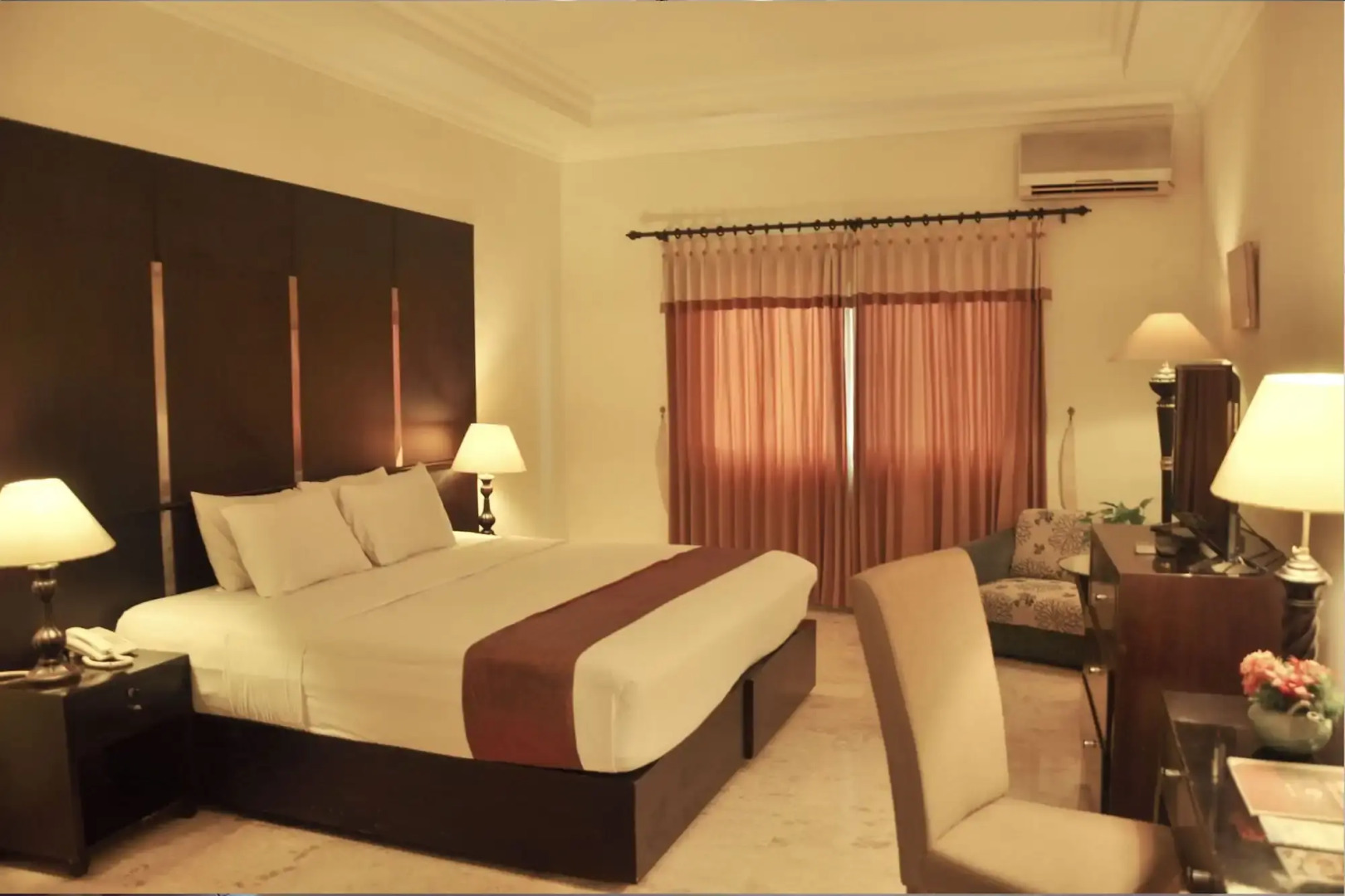 Royal Hotel and Convention Tretes