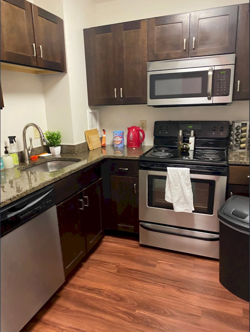 Upscale Apt with everything you need!